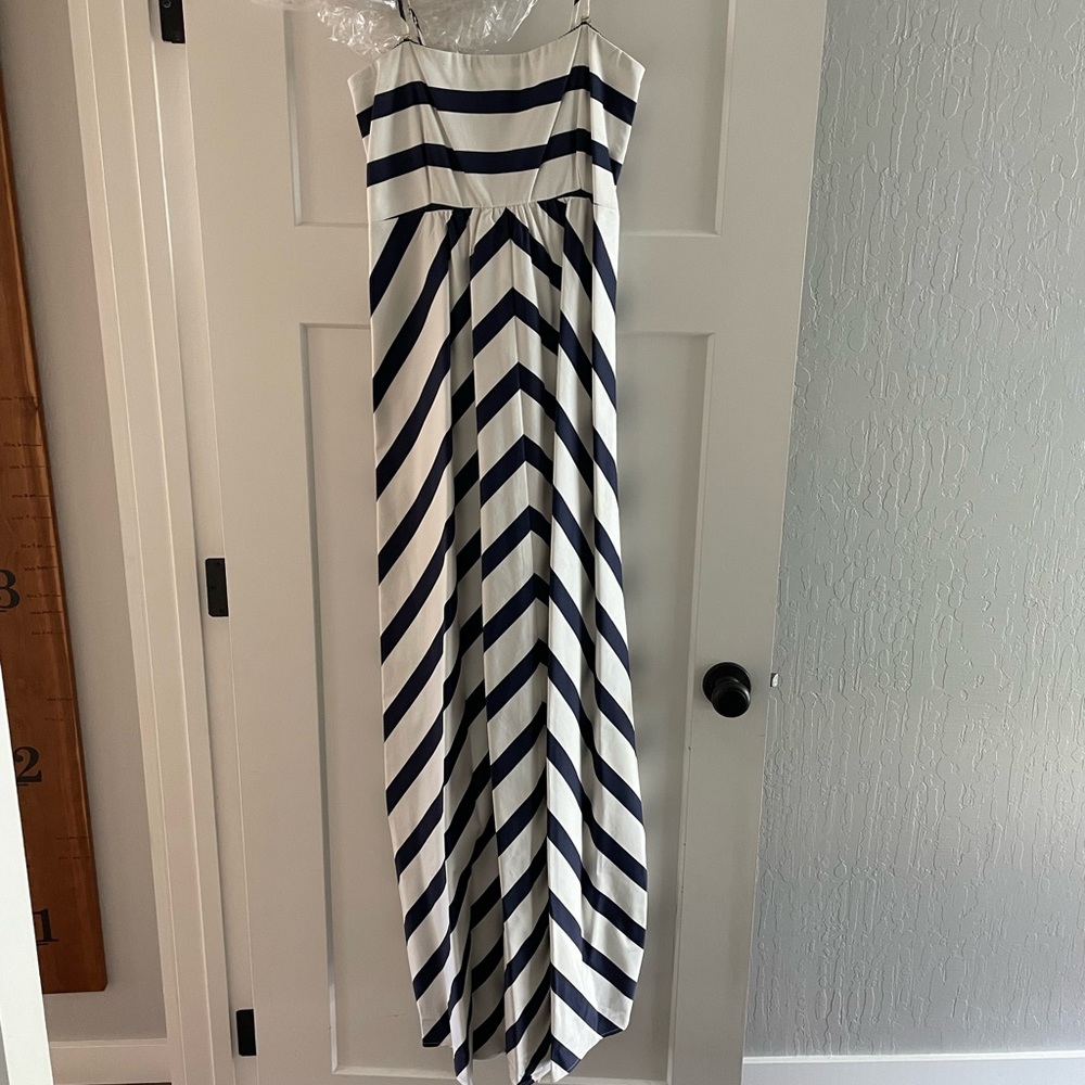 Jessica Simpson maternity dress